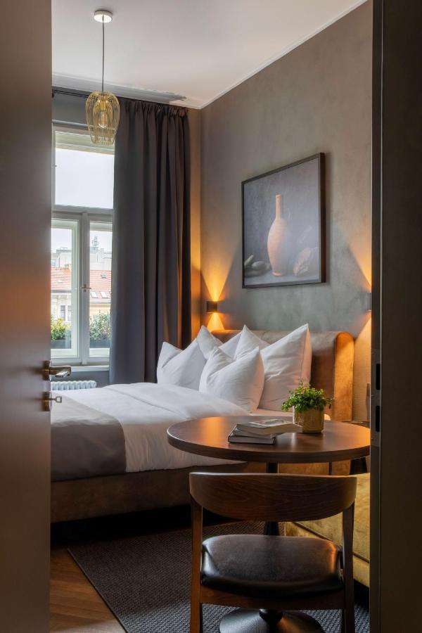 The Viaduct - Suites & More Praga Exterior foto