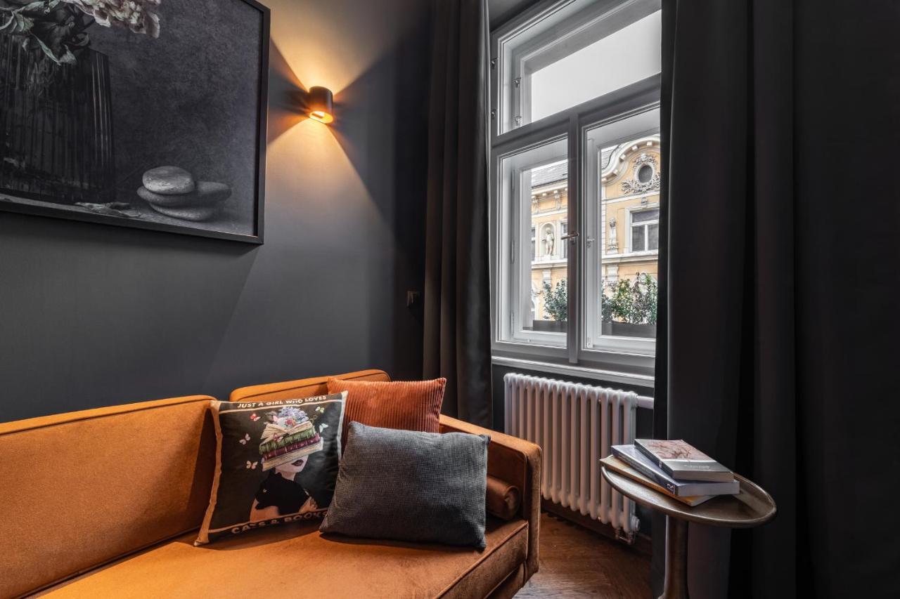 The Viaduct - Suites & More Praga Exterior foto
